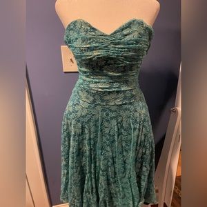 Vtg Sweatheart Gown With Green and Gold Lace Overlay